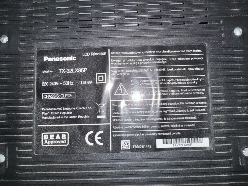 Продавам телевизор Panasonic TX-32LX85P
