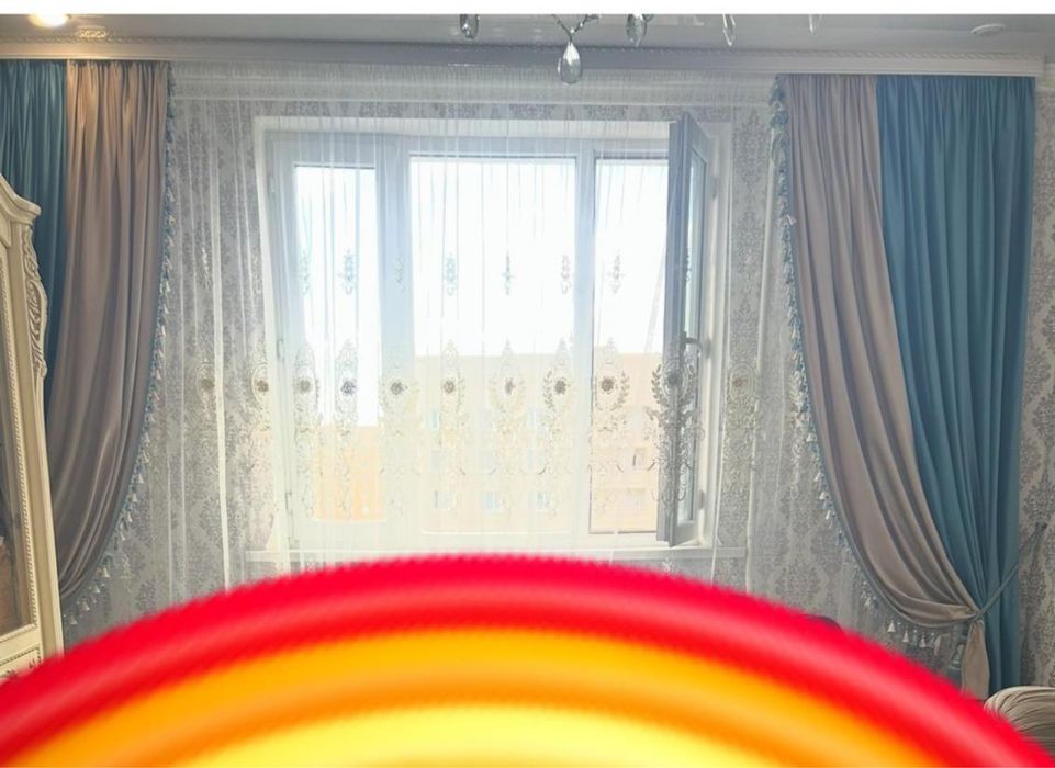 Продам б/у шторы с тюль на 3-4метровой окну