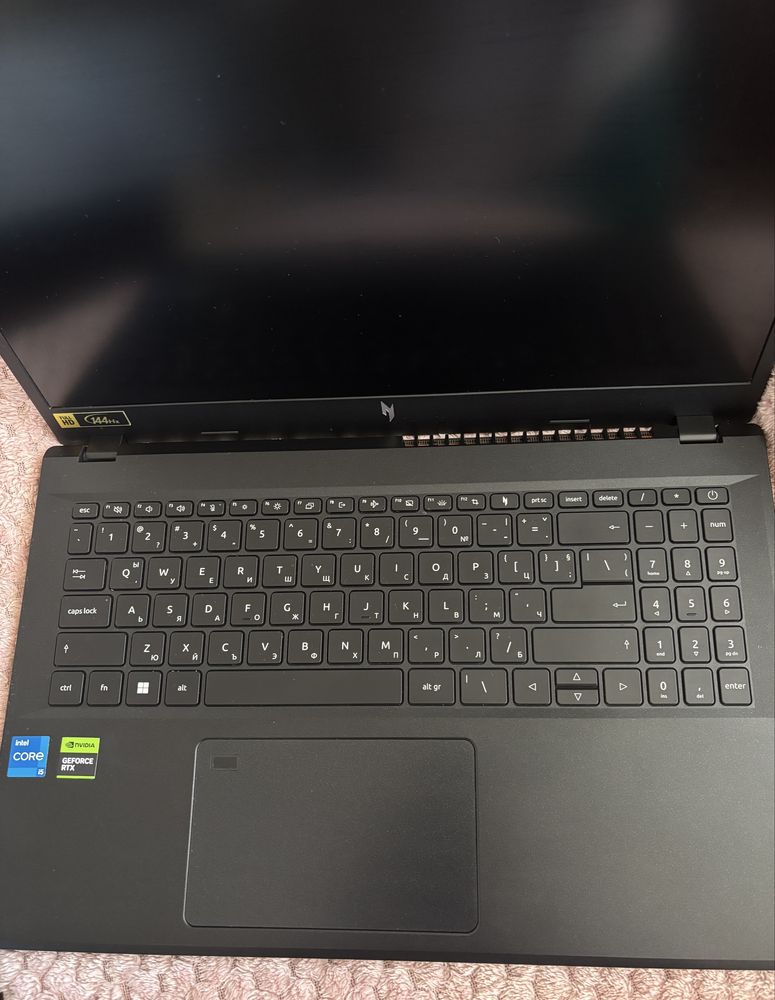 Лаптоп- Acer Nitro V15 / 32GB RAM / 1TB SSD