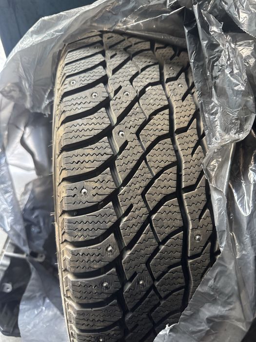 Шины зимние шипованные 255/55/r18