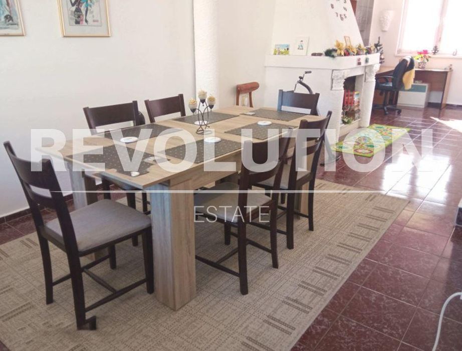 Дава се под наем Двустаен апартамент в Варна, Център - 88 кв.м за 500 € - Снимка #1