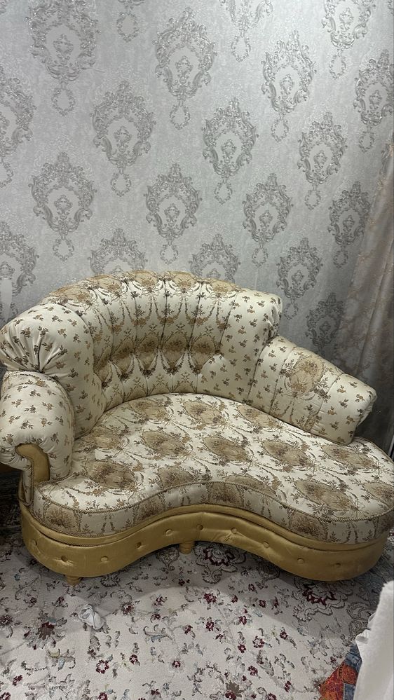 продам диван для зала