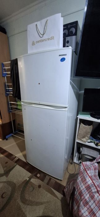 Холодильник продаётся
