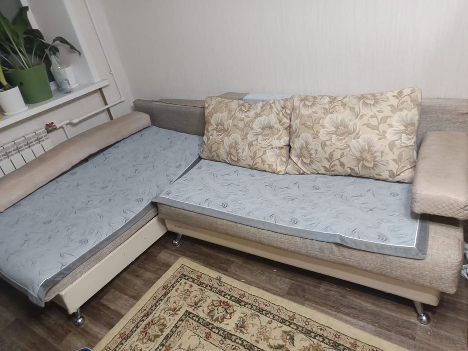 Отдам даром угловой диван