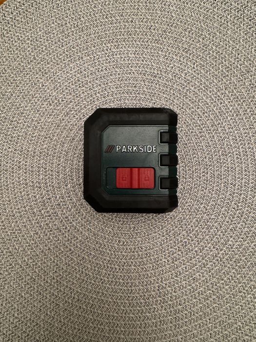 Продавам лазерен нивелир с кръстосани линии Парксайд