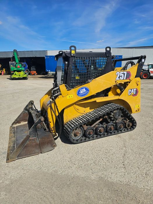 Caterpillar Cat 257B  bobcat miniincarcator frontal minivola compact senile Cupa multifunctionala cabina inchisa
