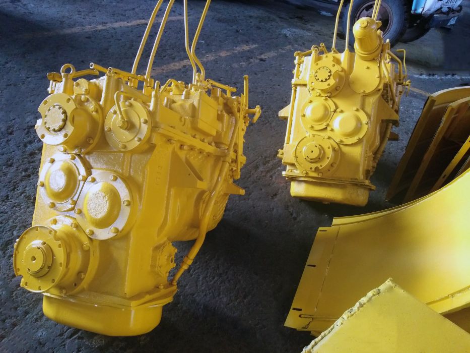 Ремонт кпп,мостов,двигателей,кировец к700