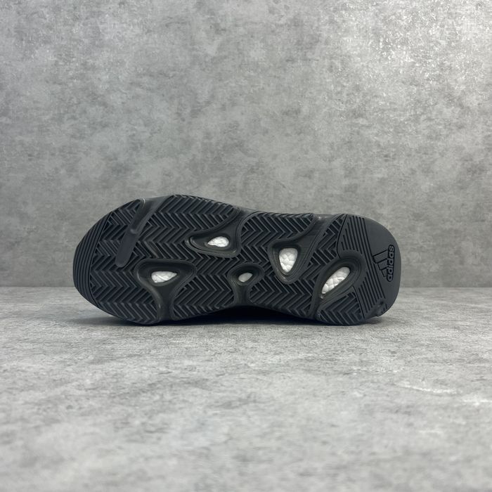 Adidas Yeezy Boost 700 Grey - 40