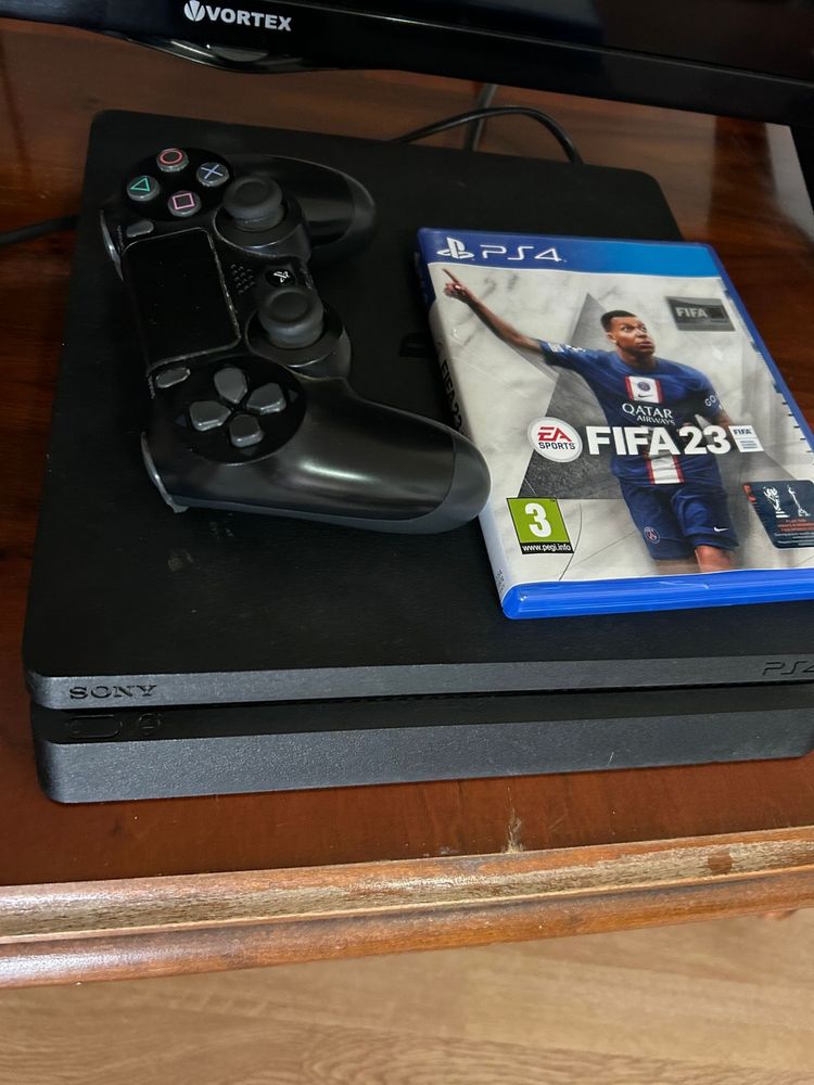 Vand PS4 500GB+ FIFA23