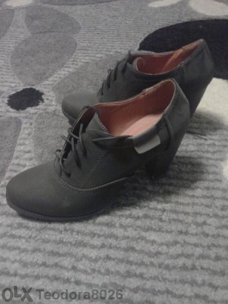 Дамски обувки