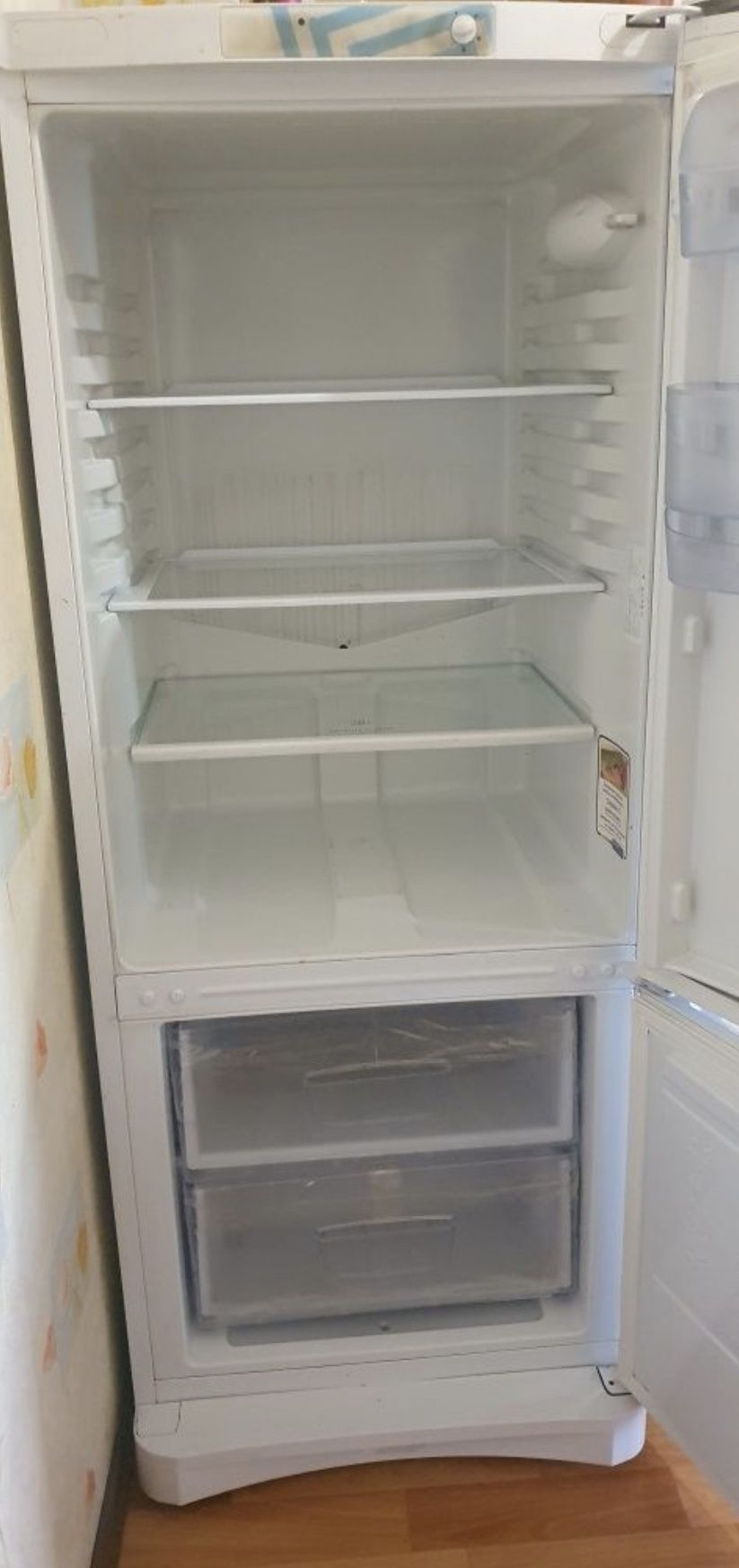 Продам холодильник в рабочем состоянии