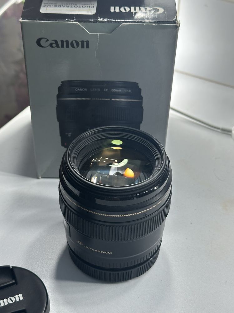 Объектив canon 85mm 1.8