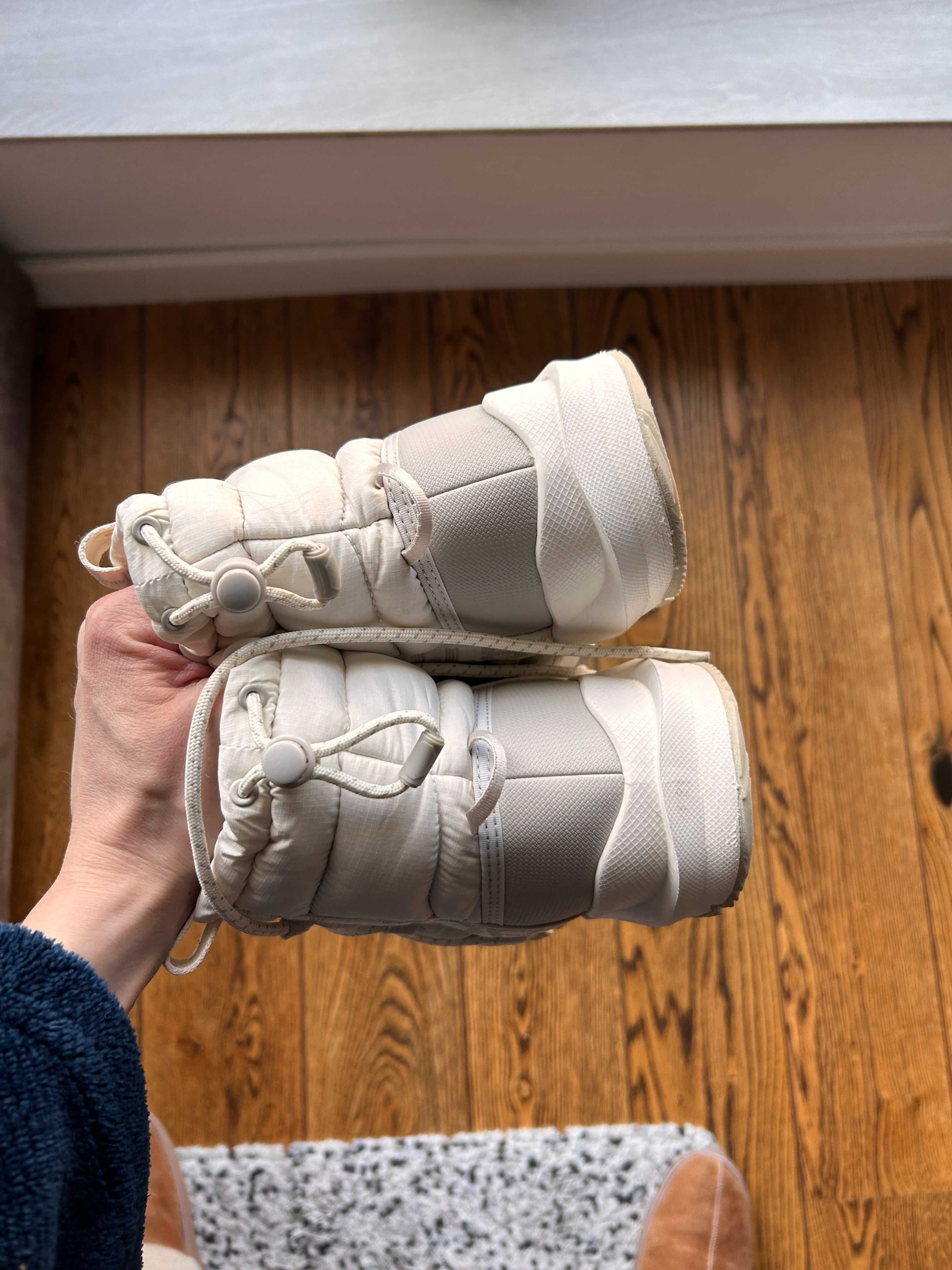 The North Face Апрески Thermoball Lace Up - Бежови