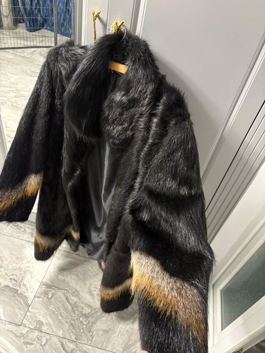 Haina de blana naturala  unica  oferta iasi palton stare foarte buna