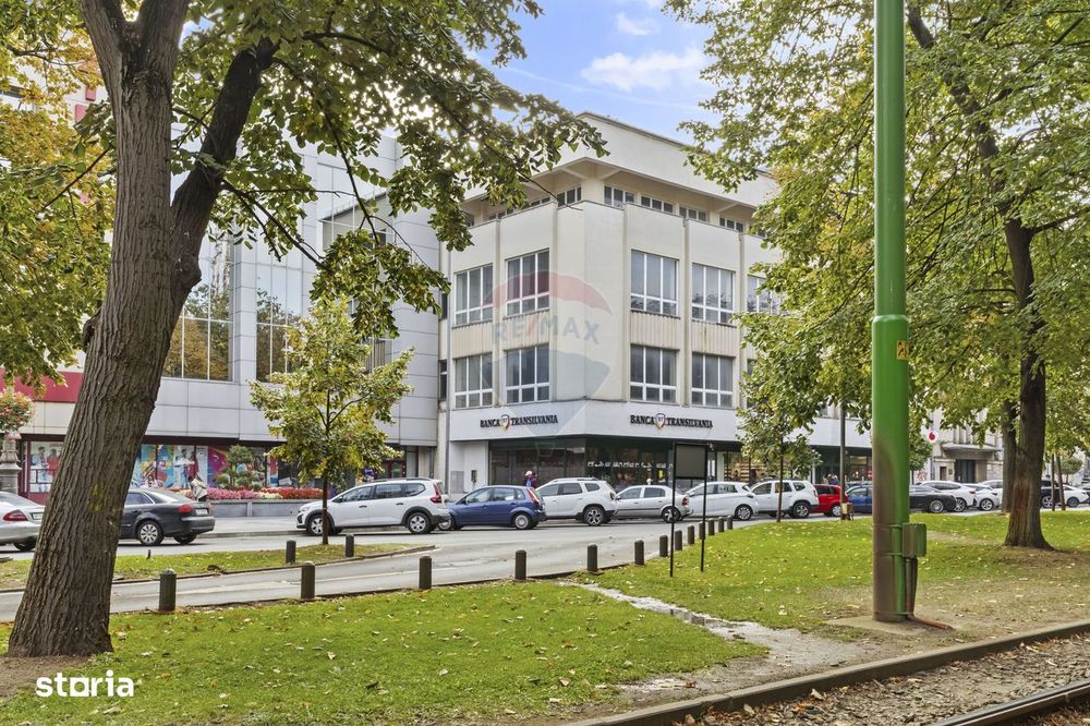 Cladire unica cu destinatii multiple de vanzare Ultracentral Arad