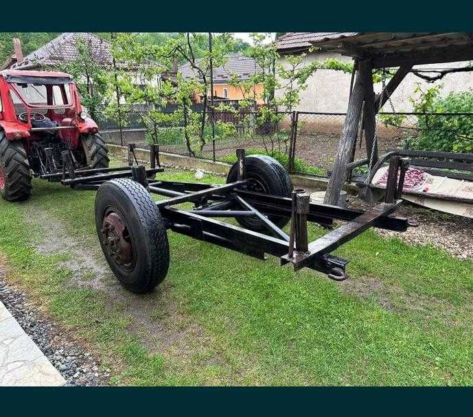 Vând remorcă pentru tractor