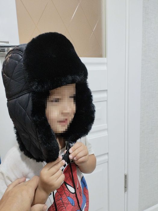 Детская шапка продаетя