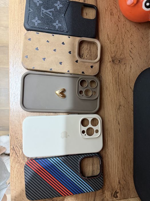 Продам чехлы на айфон 16про