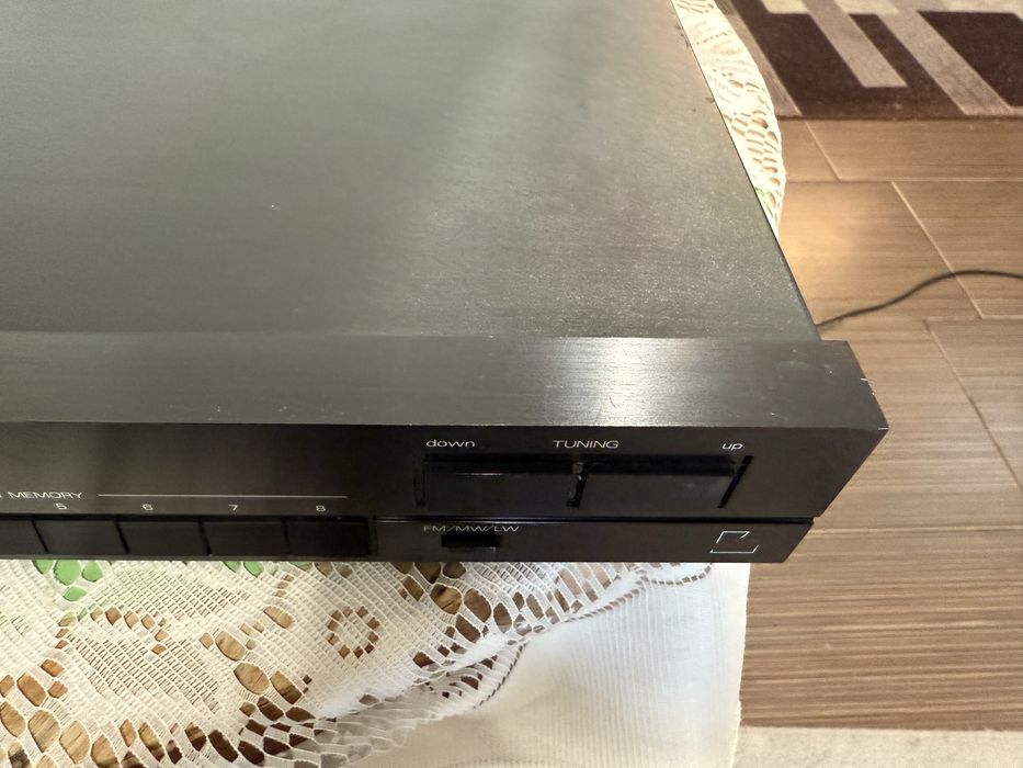 Luxman T-100l FM Тунер