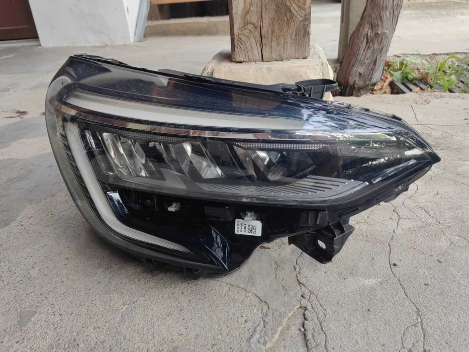 Фар Renault Clio 5 LED 19-23г. Десен / Фар Рено Клио 5 Оригинален