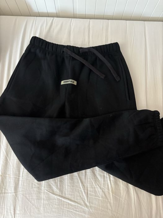 pantaloni de trenning essentials