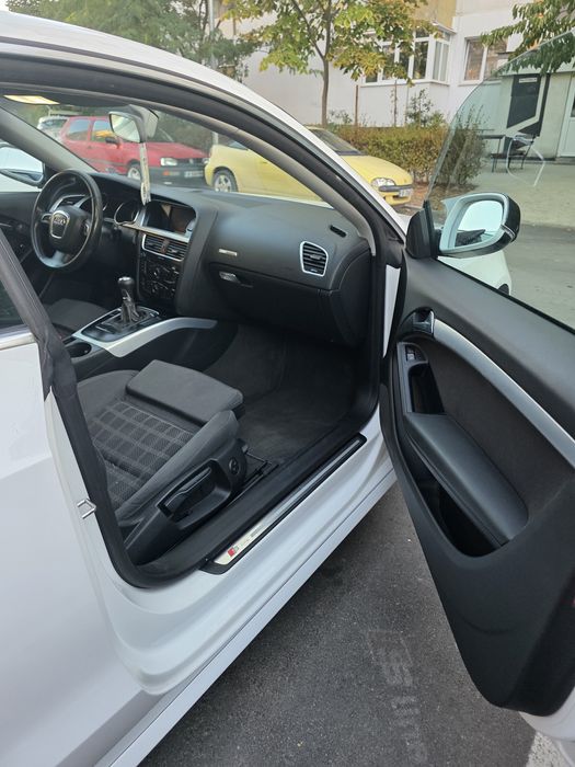 Ауди а5.          .