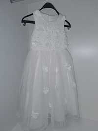 Красива бяла рокля