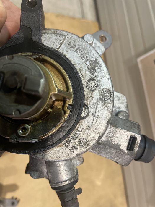 Pompa vacuum CM5G-2A451-GA / FA Ford Fiesta 1.0 B