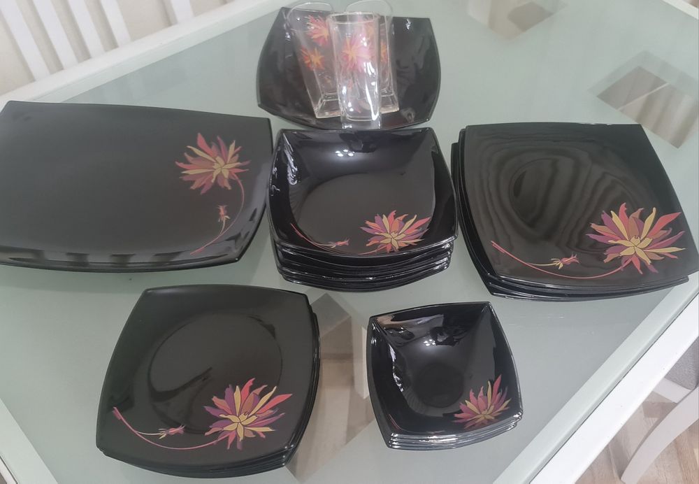 Продам столовый сервиз"LUMINARC".