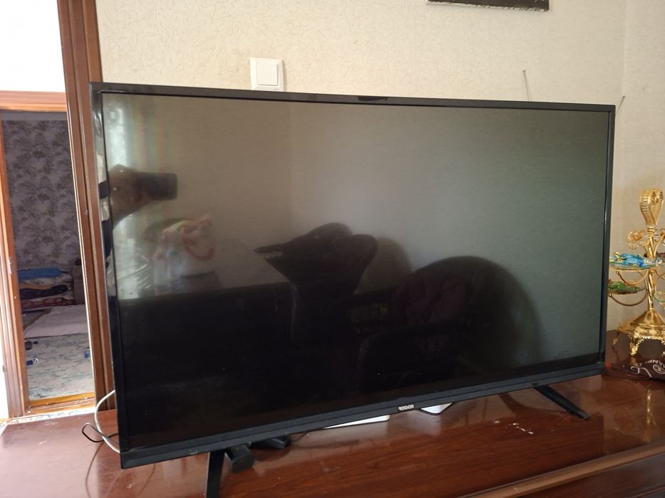 Televizor sotiladi!
