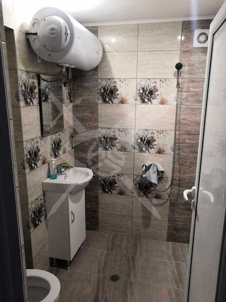 Дава се под наем Офис в Варна, Левски - 71 кв.м за 375 € - Снимка #3