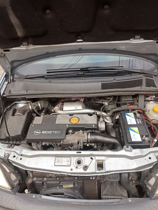 Опел Зафира дизел 2000кубика 101коня 2003година