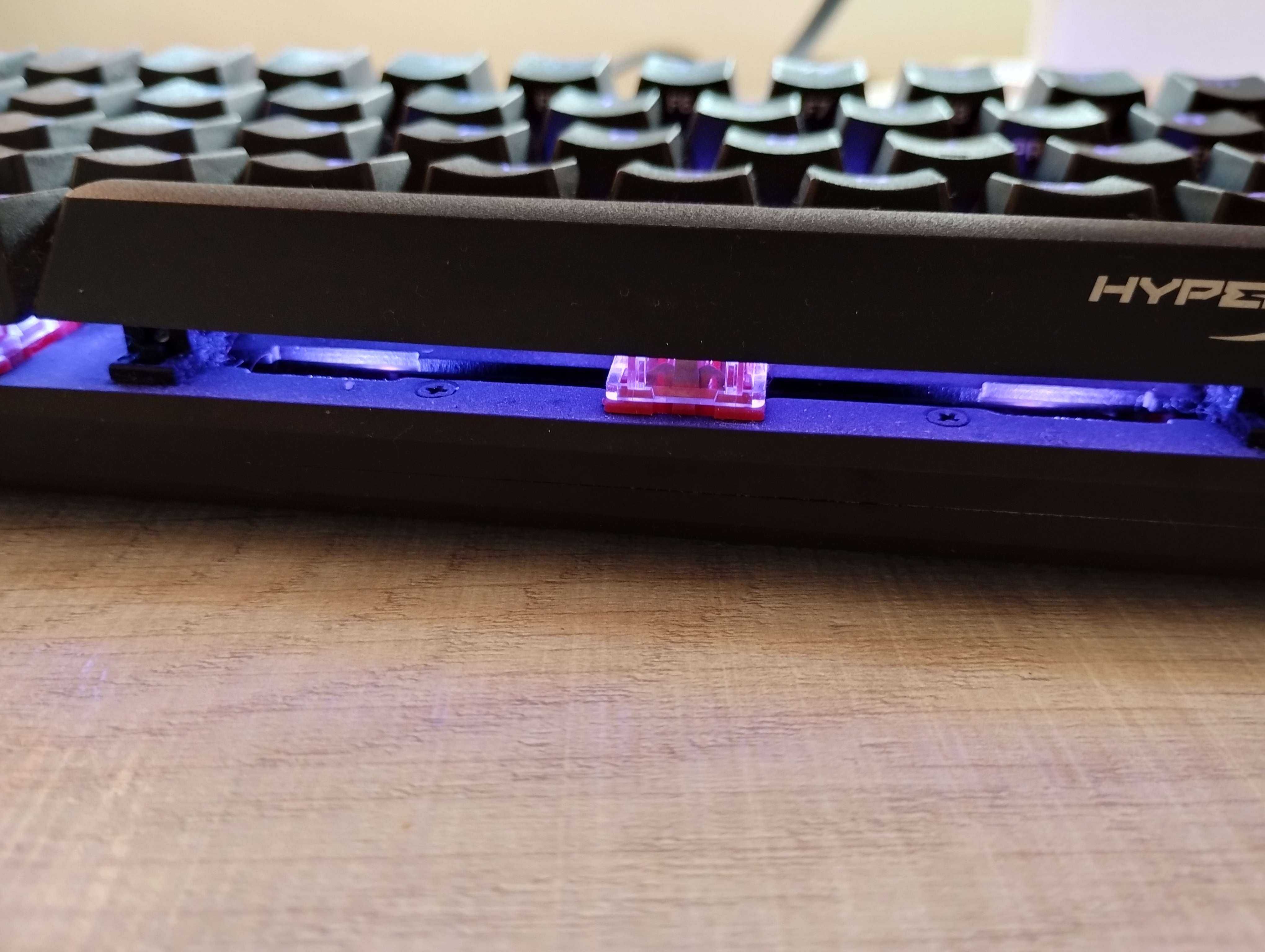HyperX Alloy Origins 65 Red Switches