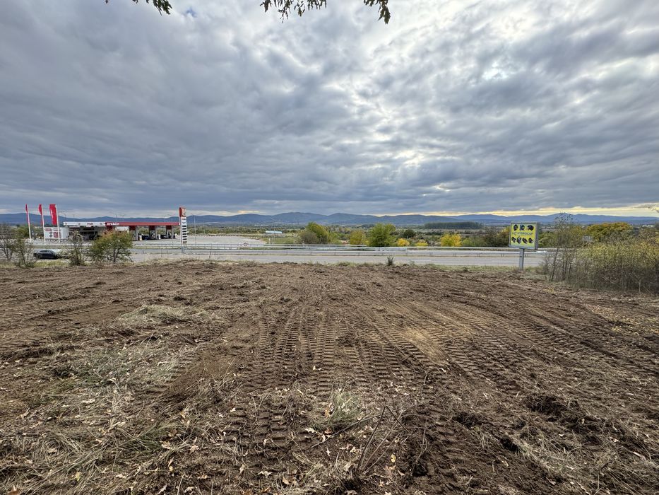 Продава поземлен имот в гр. Казанлък