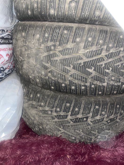 Продам шины комплект зимние новый