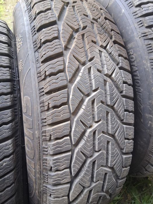 Set 4 cauciucuri/anvelope iarna 185/65/R15 88T in stare foarte buna!