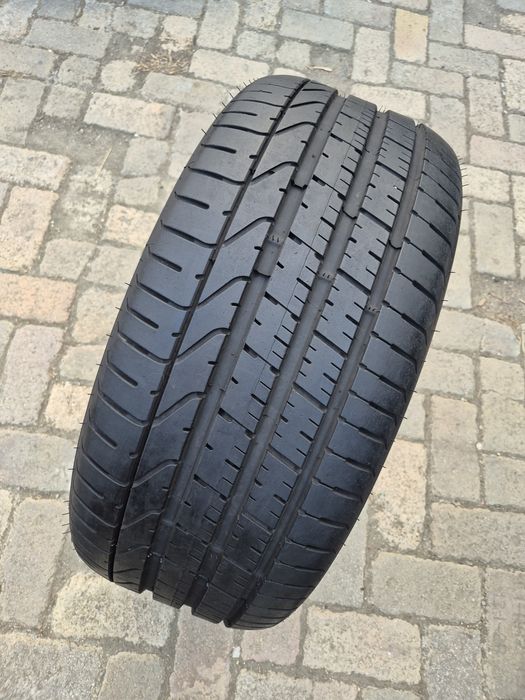 O bucată 285/40 R22 vară - una Pirelli
