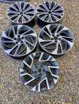 Janta Kia Ceed Toyota Corolla Avensis Hyundai Tucson R17 R18 R19