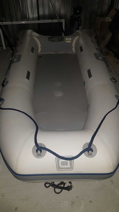 Barca Quicksilver 3.40 si motor Mariner 4T 5 cai