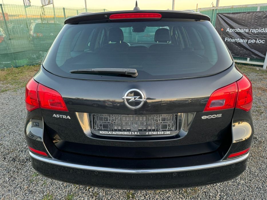 0pel Astra J 1,6 diesel 130 cp Euro 6 An fabricație  2015