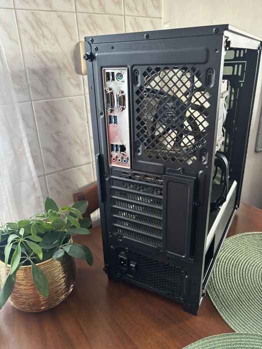 RTX 3060 + i5-10400F Геймърски компютър (1000 лв при бърза сделка!)