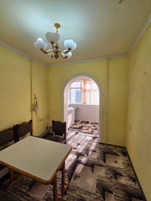 Beruniy hududida kvartira zudlik bilan sotiladi!