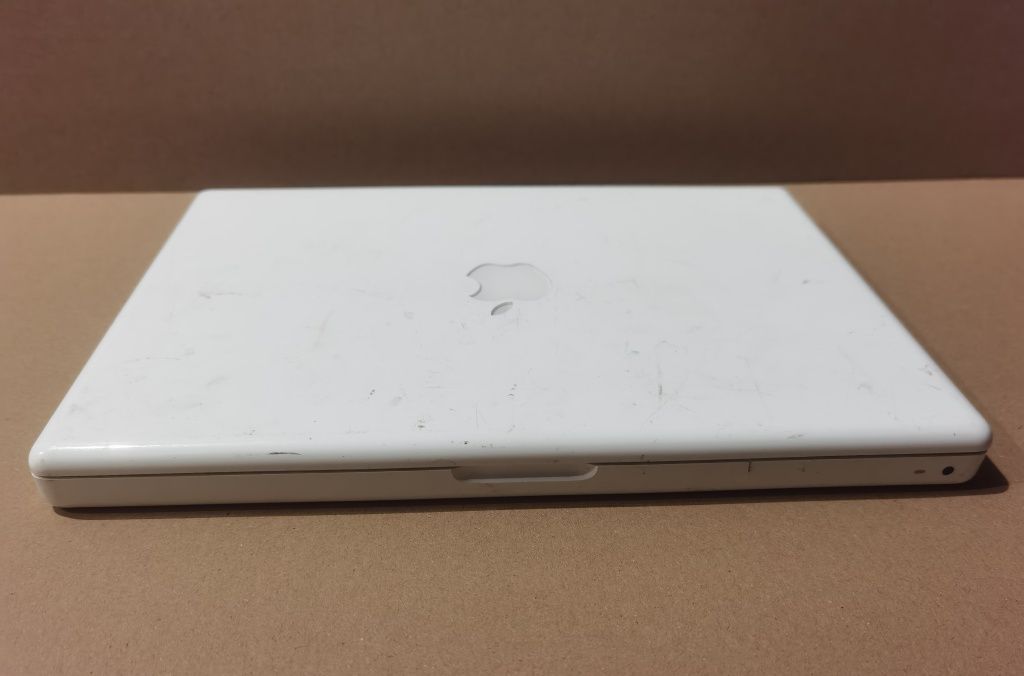 Apple iBook G4 2004 Laptop Mac Book