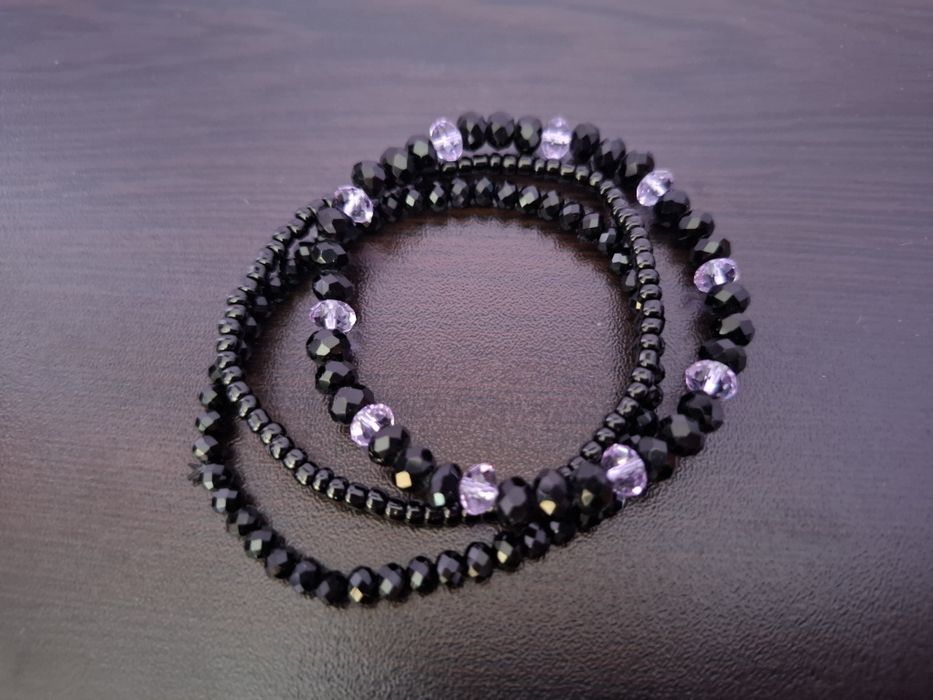 Комплект гривни от стъклени кристали и ситни мъниста