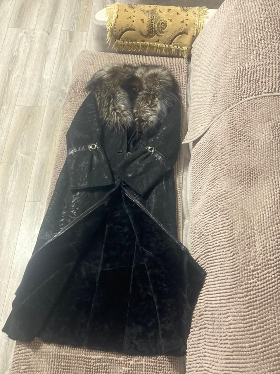 Продам женскую натуральную дубленку