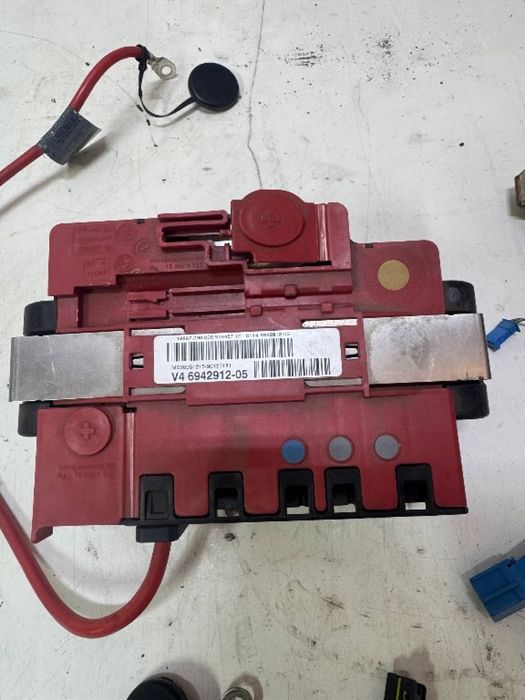 Modul baterie capsa pirotehnică borna plus baterie minus start stop