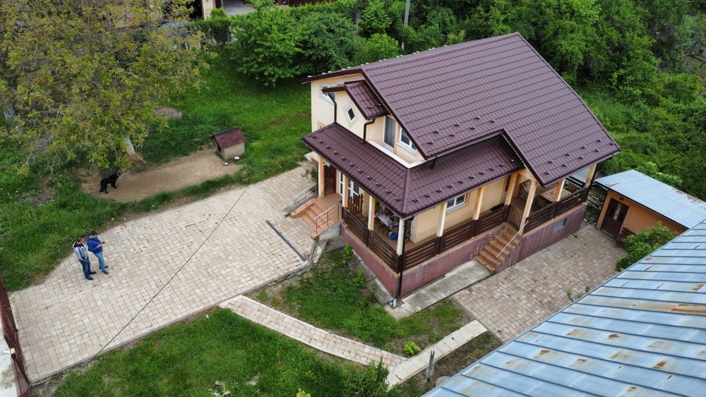 Casă cu etaj + teren 700 m² de vânzare – Găvana, Pitești
