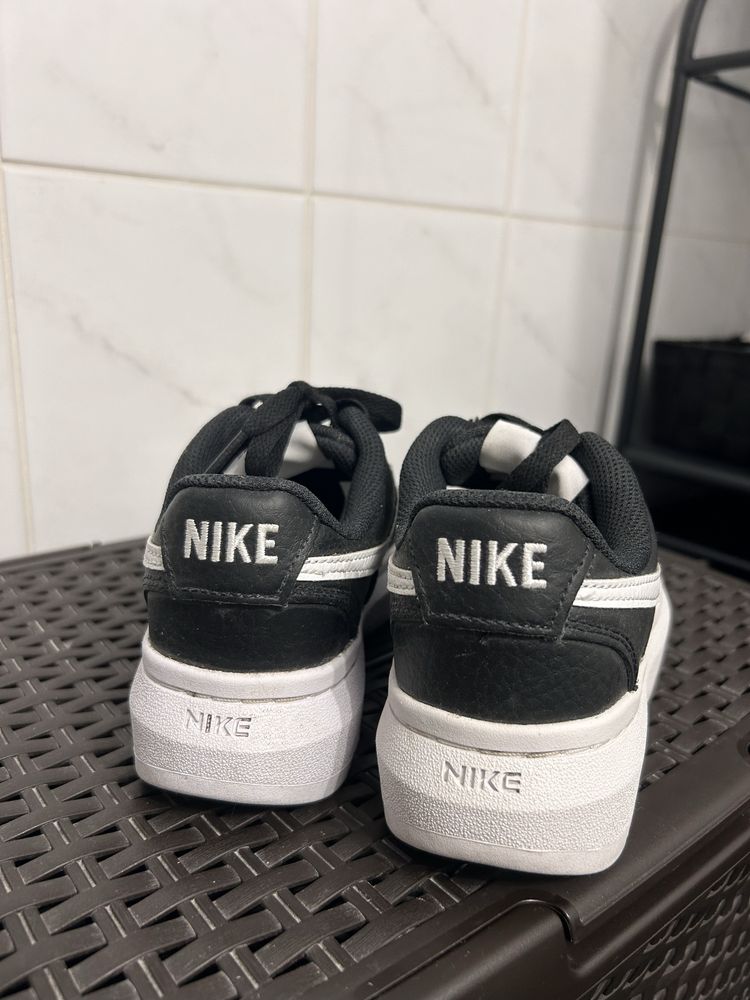 Nike court vision DOAR BUCURESTI!!!