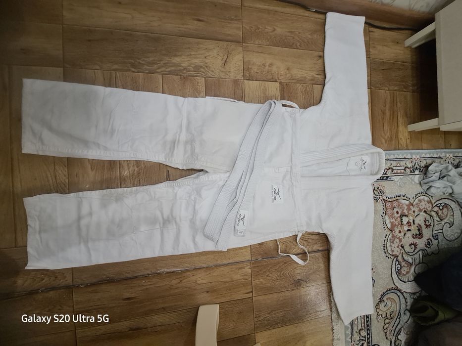 Продам кимоно состояние и качество очень хорошее
