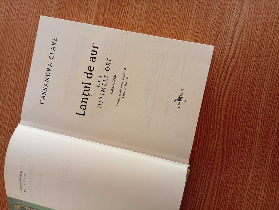 Cartea" Lanțul de aur" de Cassandra Clare